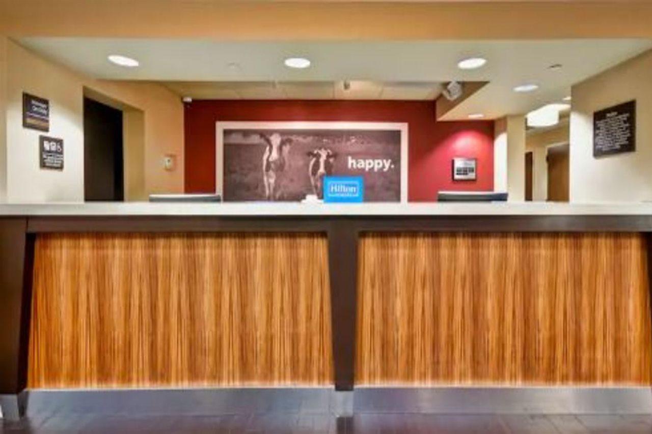 Hampton Inn Старквилл Экстерьер фото