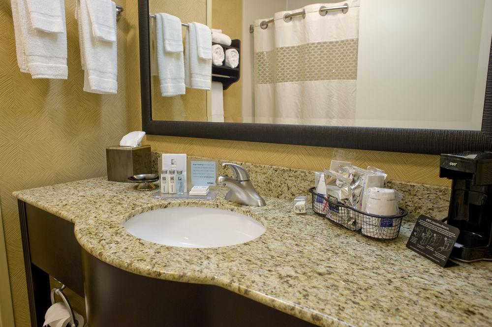Hampton Inn Старквилл Экстерьер фото