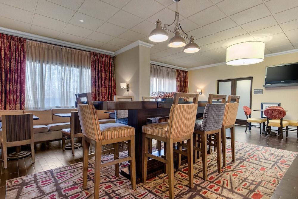 Hampton Inn Старквилл Экстерьер фото