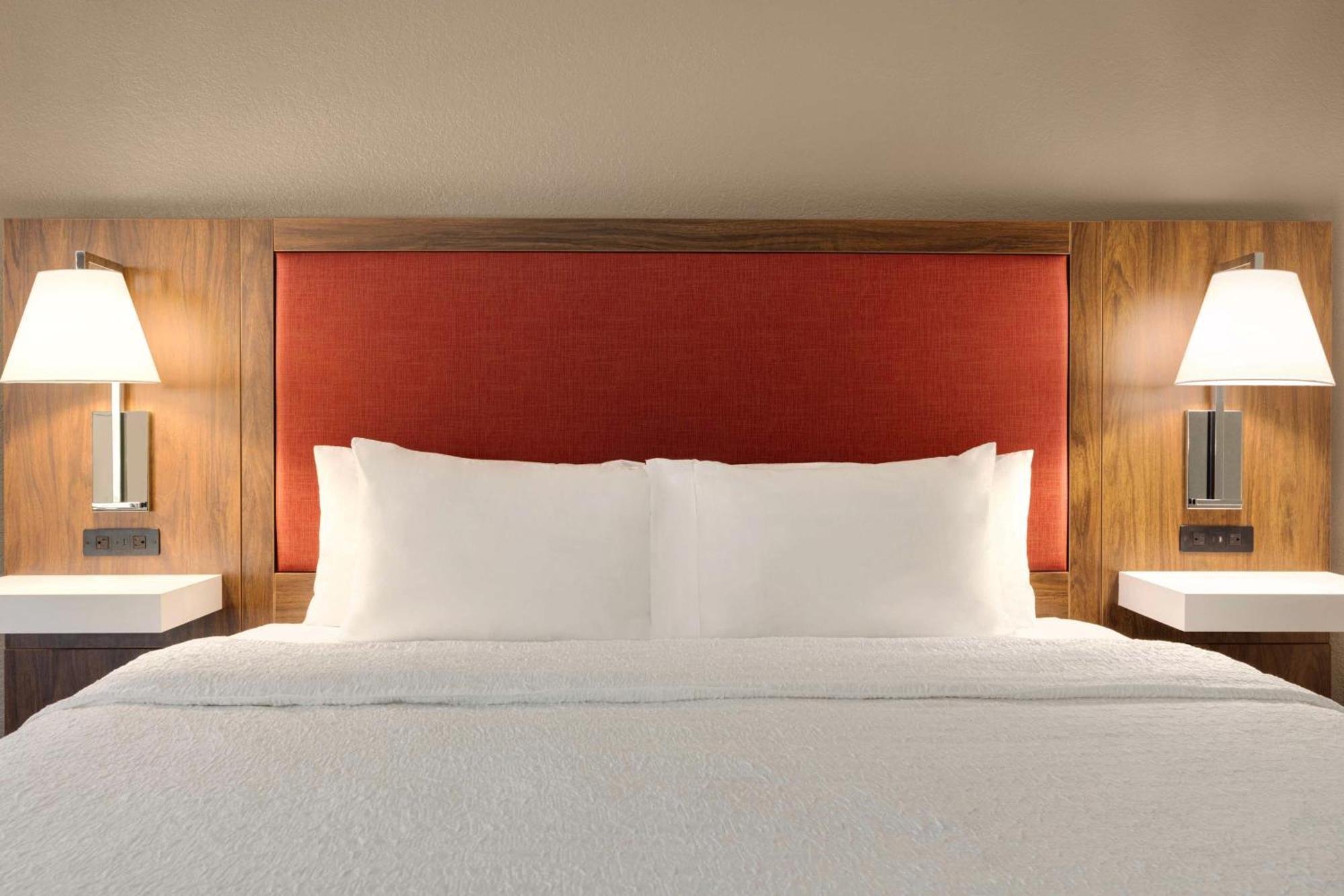 Hampton Inn Старквилл Экстерьер фото