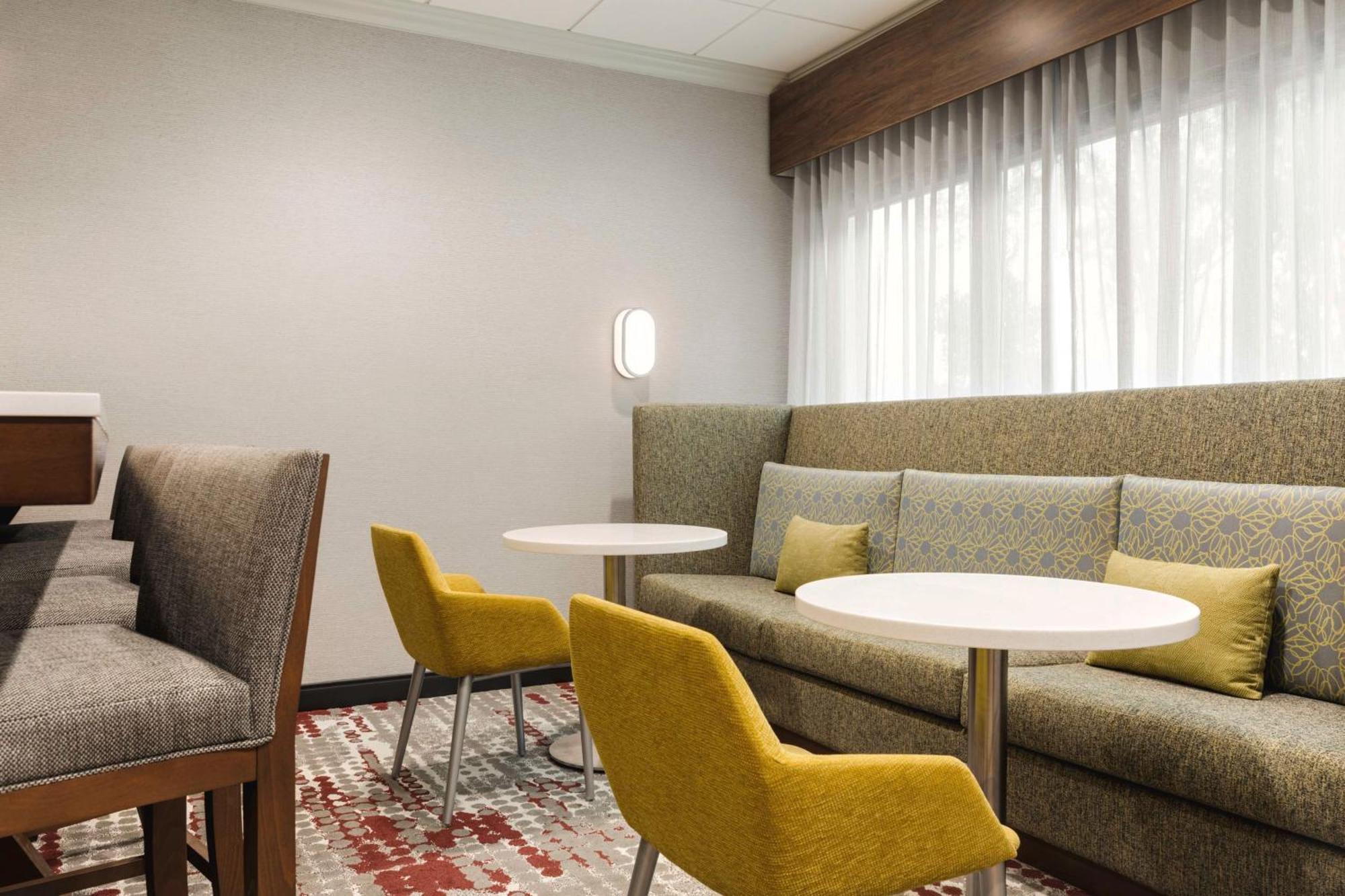 Hampton Inn Старквилл Экстерьер фото