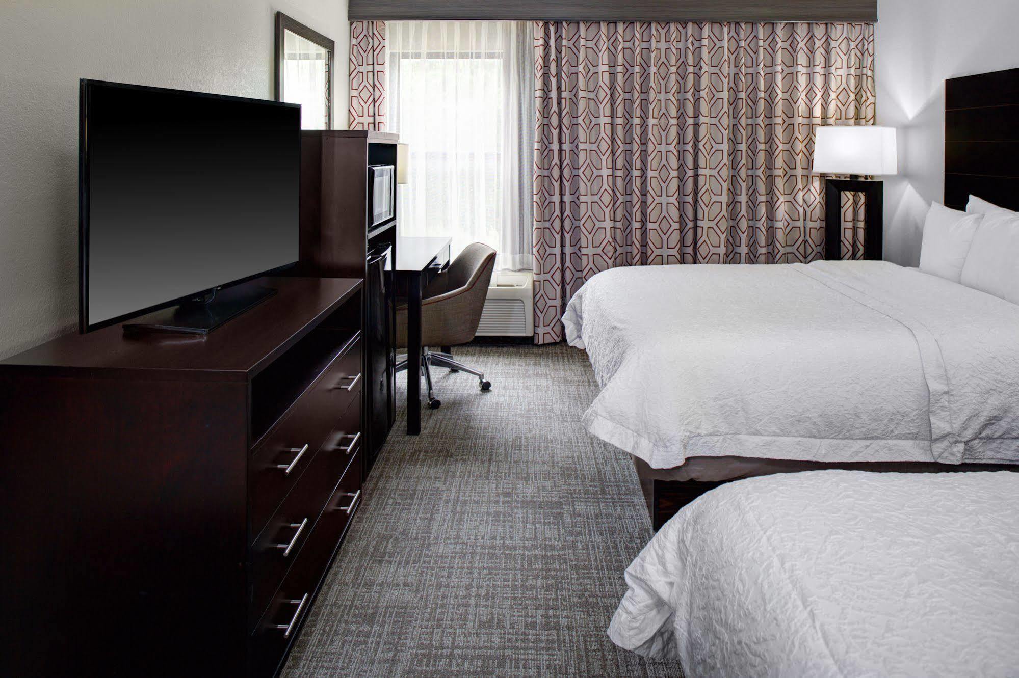 Hampton Inn Старквилл Экстерьер фото
