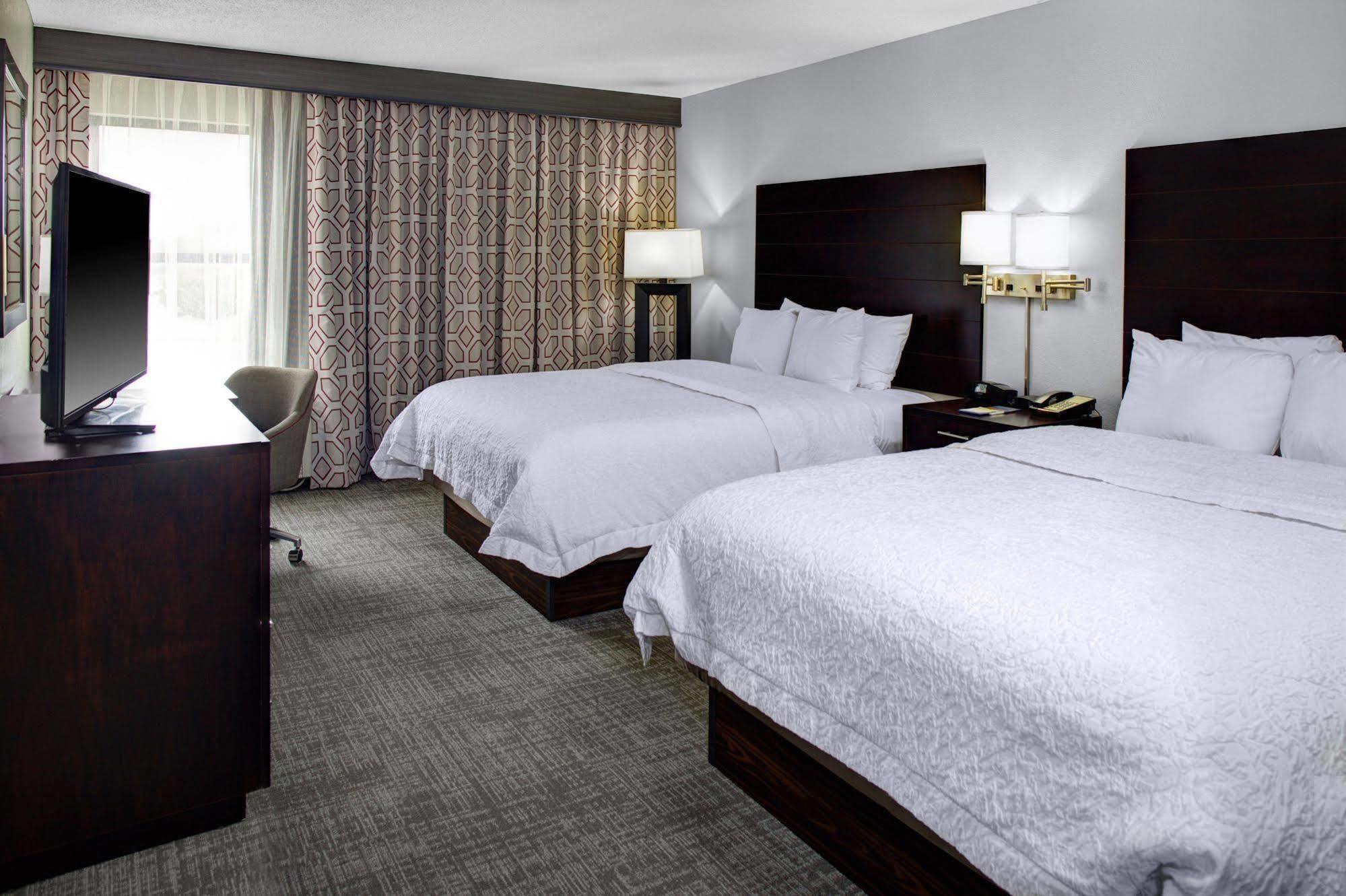 Hampton Inn Старквилл Экстерьер фото