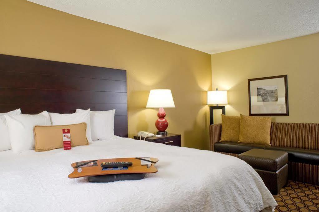 Hampton Inn Старквилл Экстерьер фото