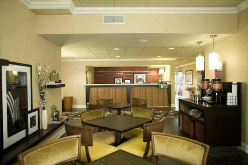 Hampton Inn Старквилл Экстерьер фото